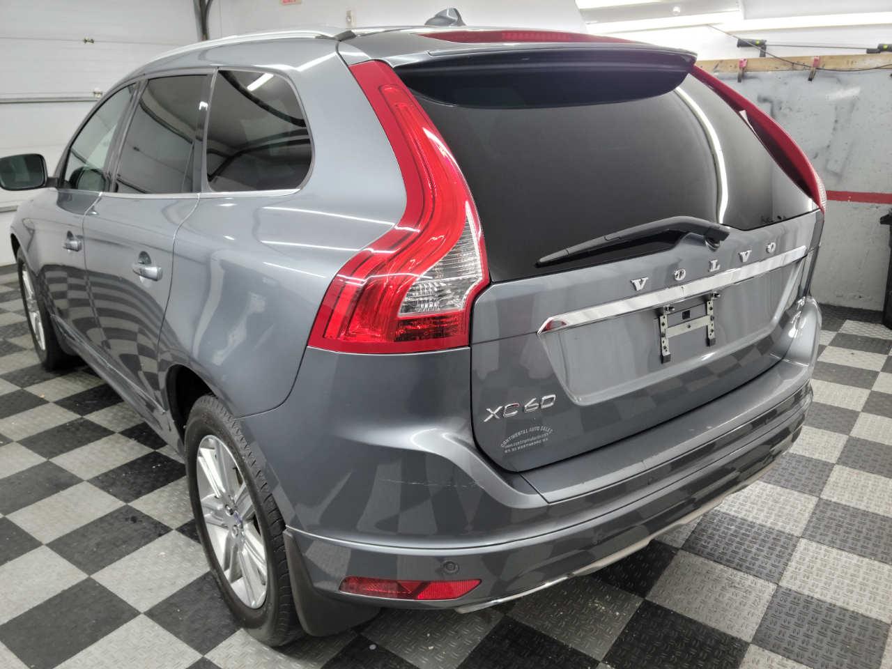 Volvo XC60 AWD 4dr T6 Drive-E 2016