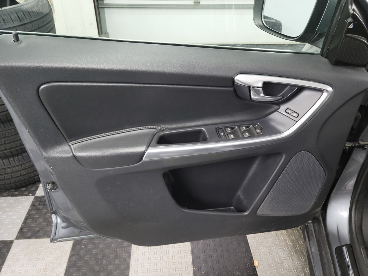 Volvo XC60 AWD 4dr T6 Drive-E 2016