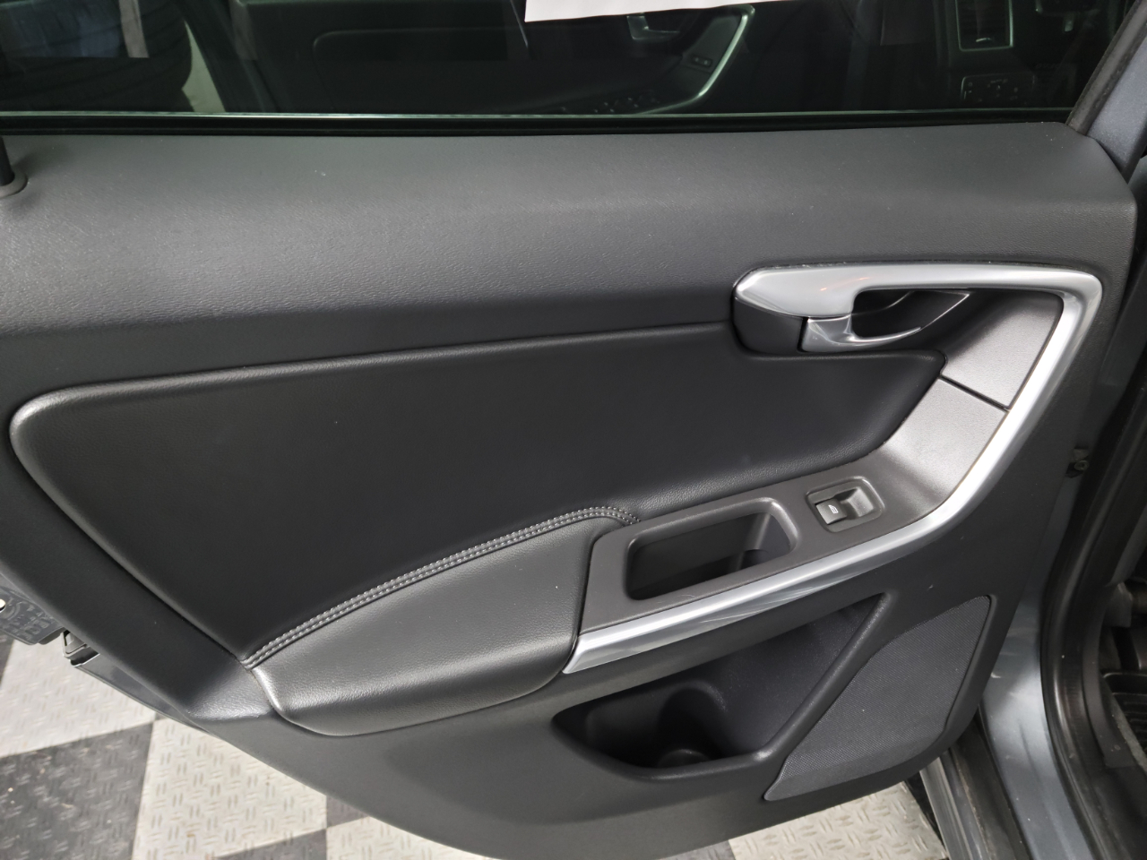 Volvo XC60 AWD 4dr T6 Drive-E 2016