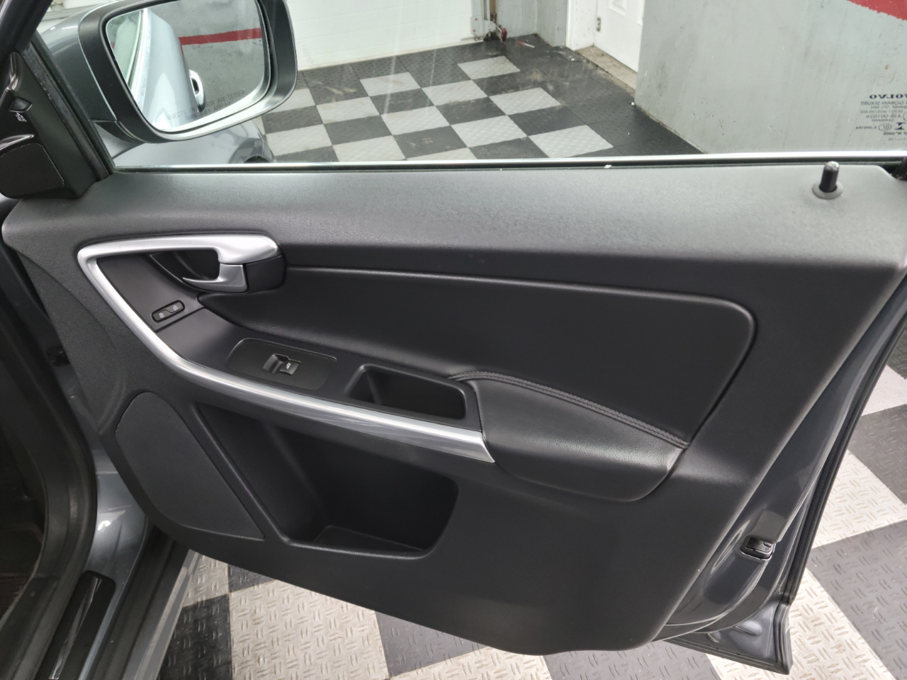 Volvo XC60 AWD 4dr T6 Drive-E 2016