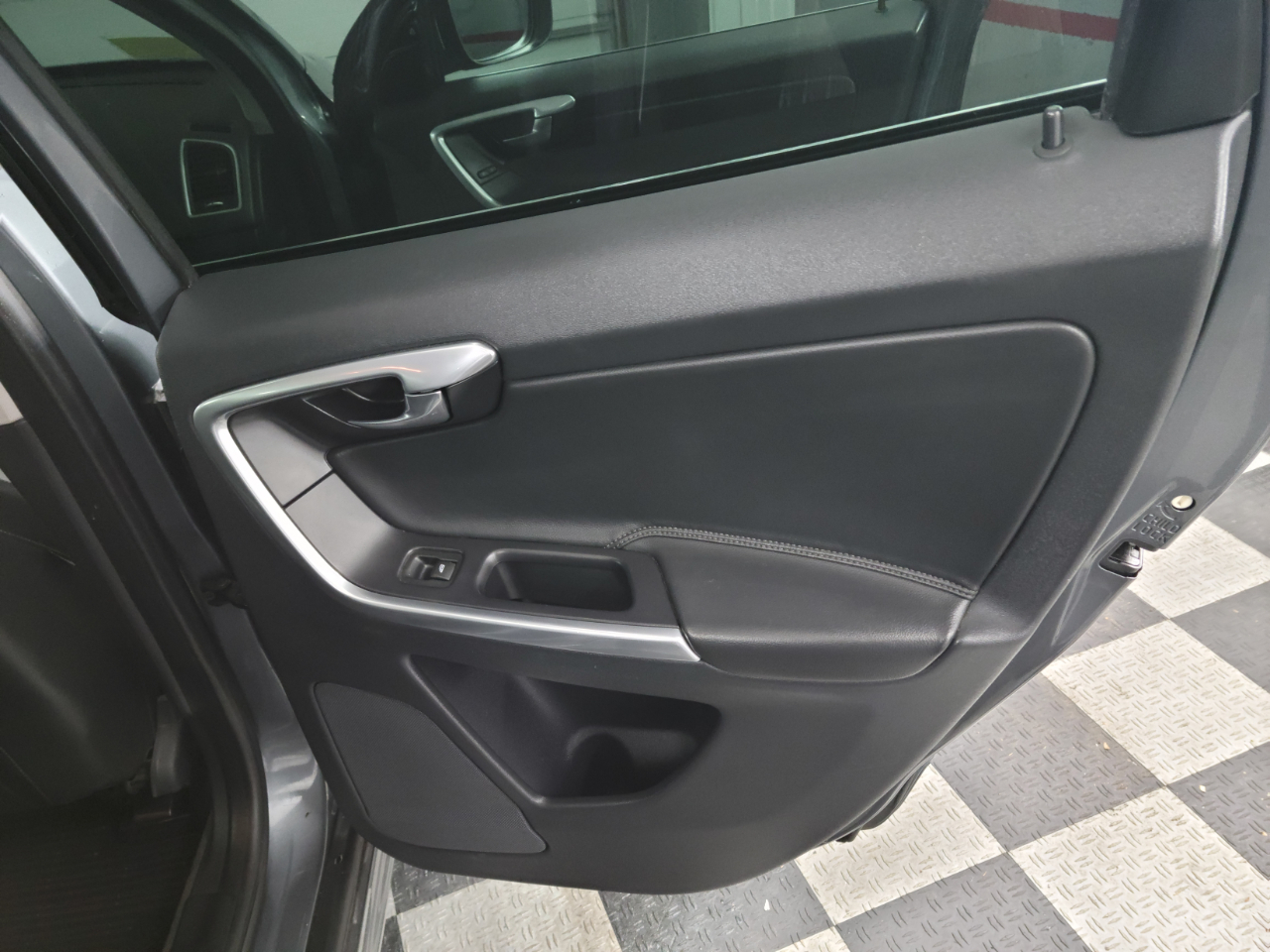 Volvo XC60 AWD 4dr T6 Drive-E 2016