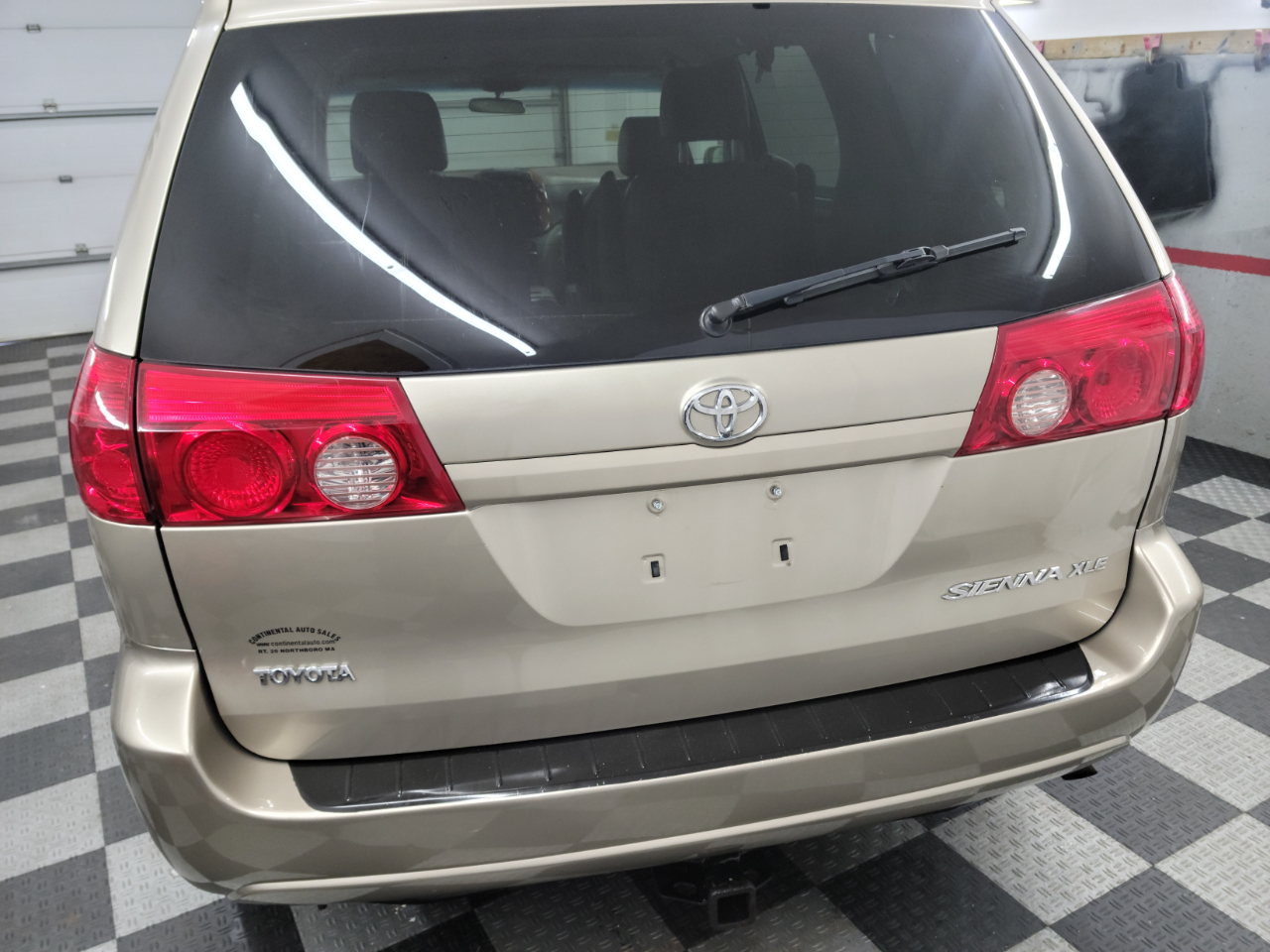 Toyota Sienna 5dr XLE FWD 7-Passenger (Natl) 2006