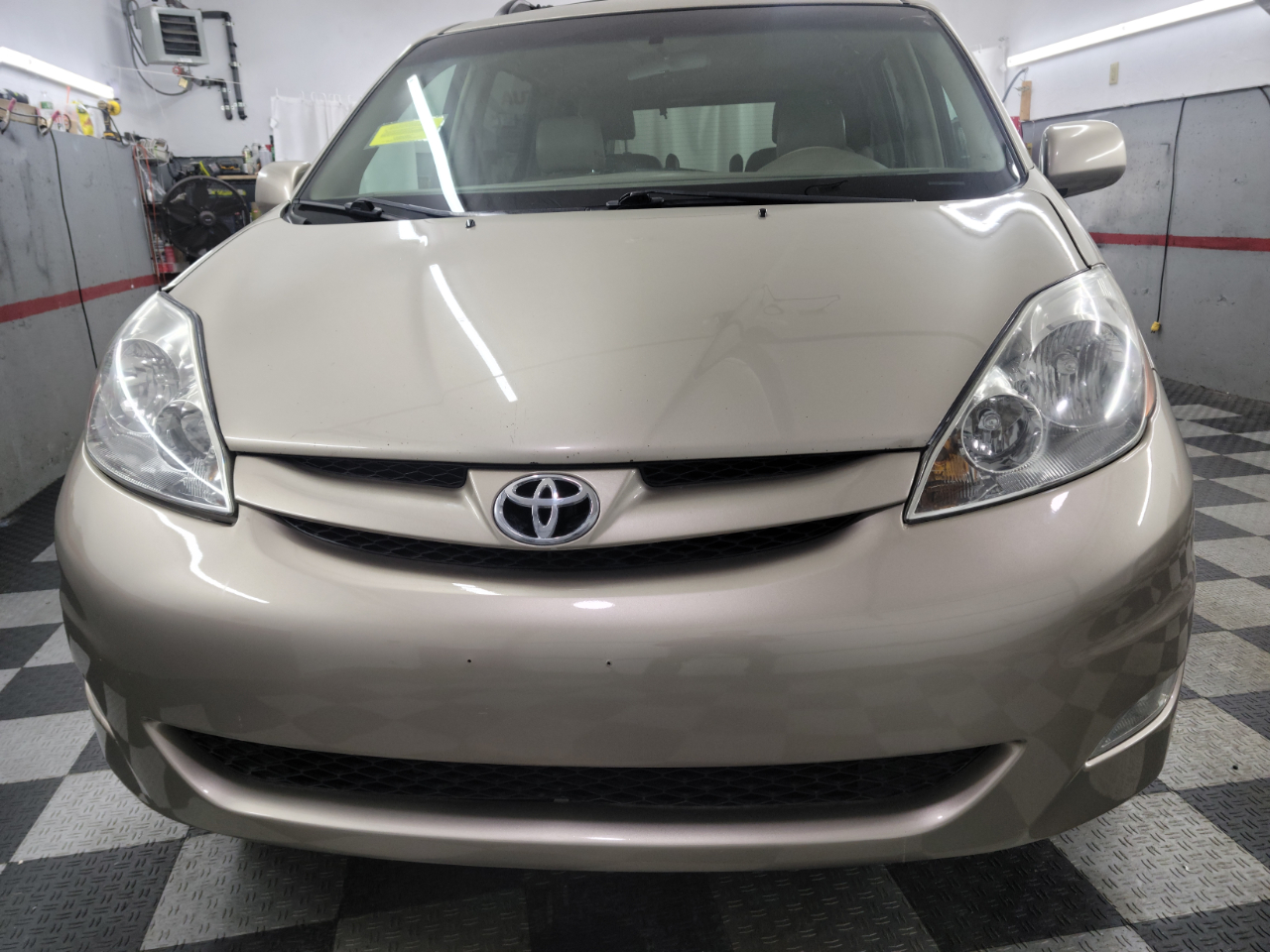 Toyota Sienna 5dr XLE FWD 7-Passenger (Natl) 2006