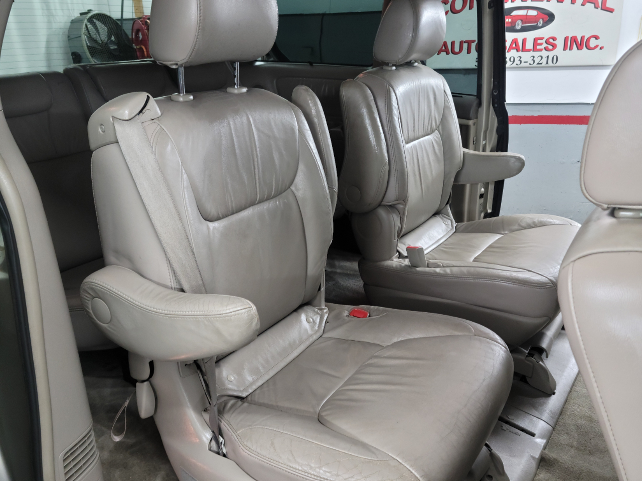 Toyota Sienna 5dr XLE FWD 7-Passenger (Natl) 2006