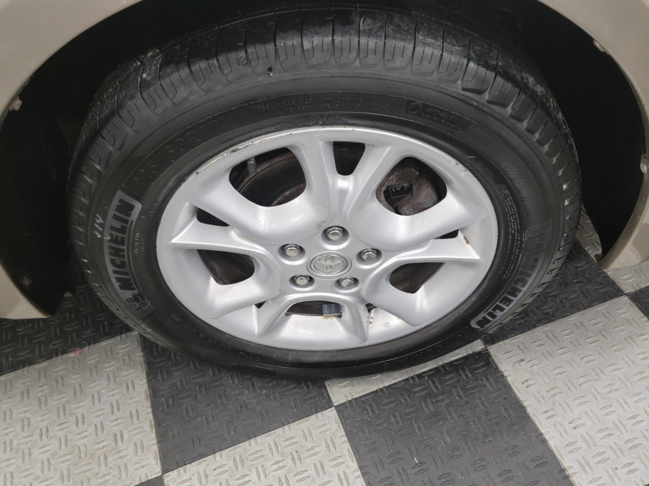 Toyota Sienna 5dr XLE FWD 7-Passenger (Natl) 2006