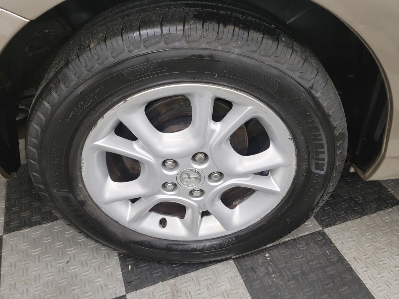 Toyota Sienna 5dr XLE FWD 7-Passenger (Natl) 2006