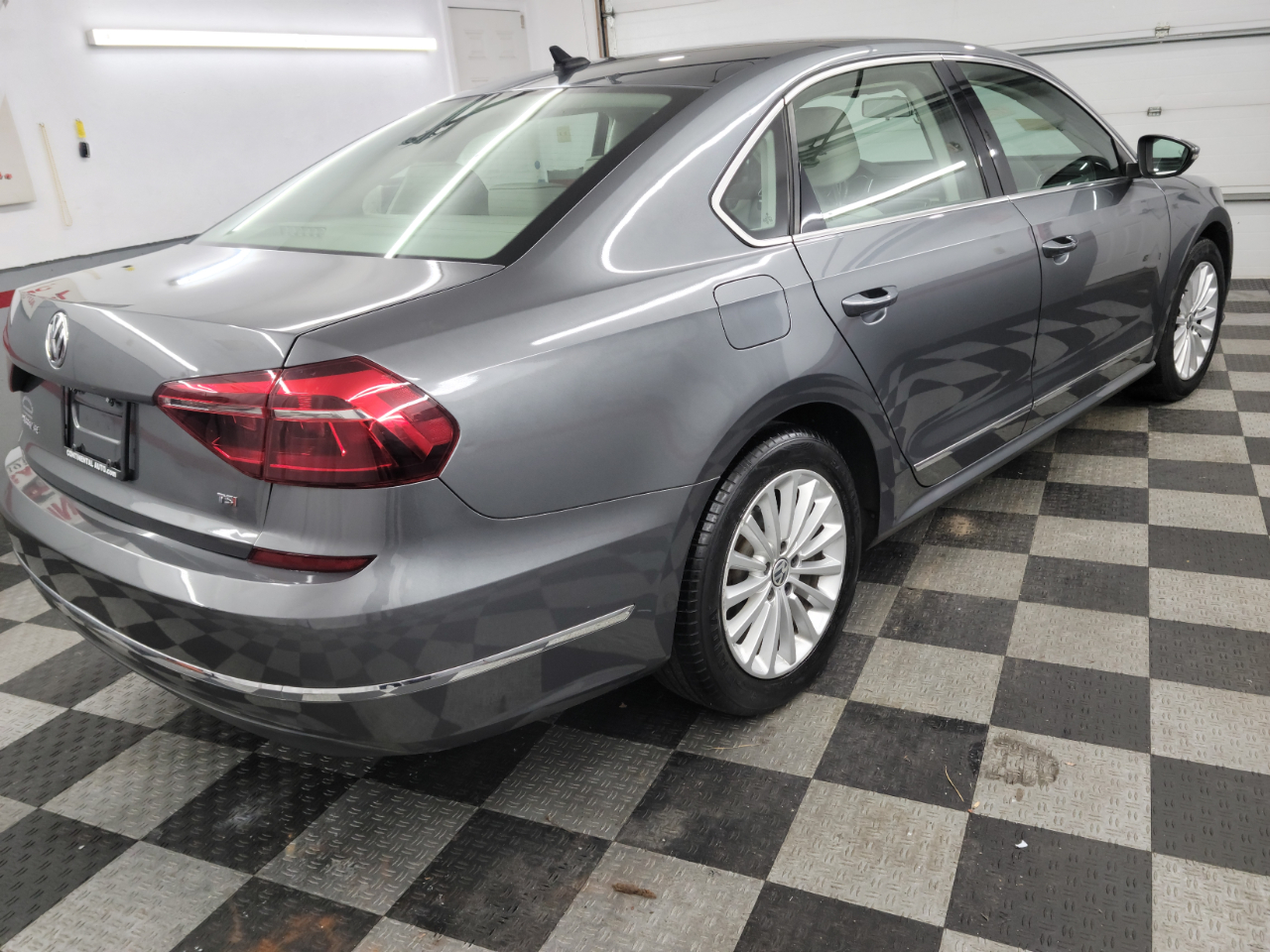 Volkswagen Passat 1.8T SE Auto 2017