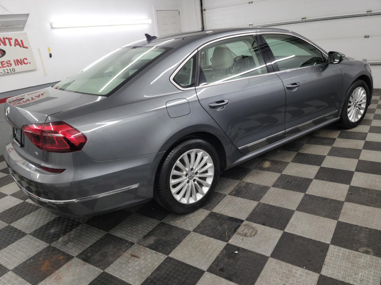 Volkswagen Passat 1.8T SE Auto 2017