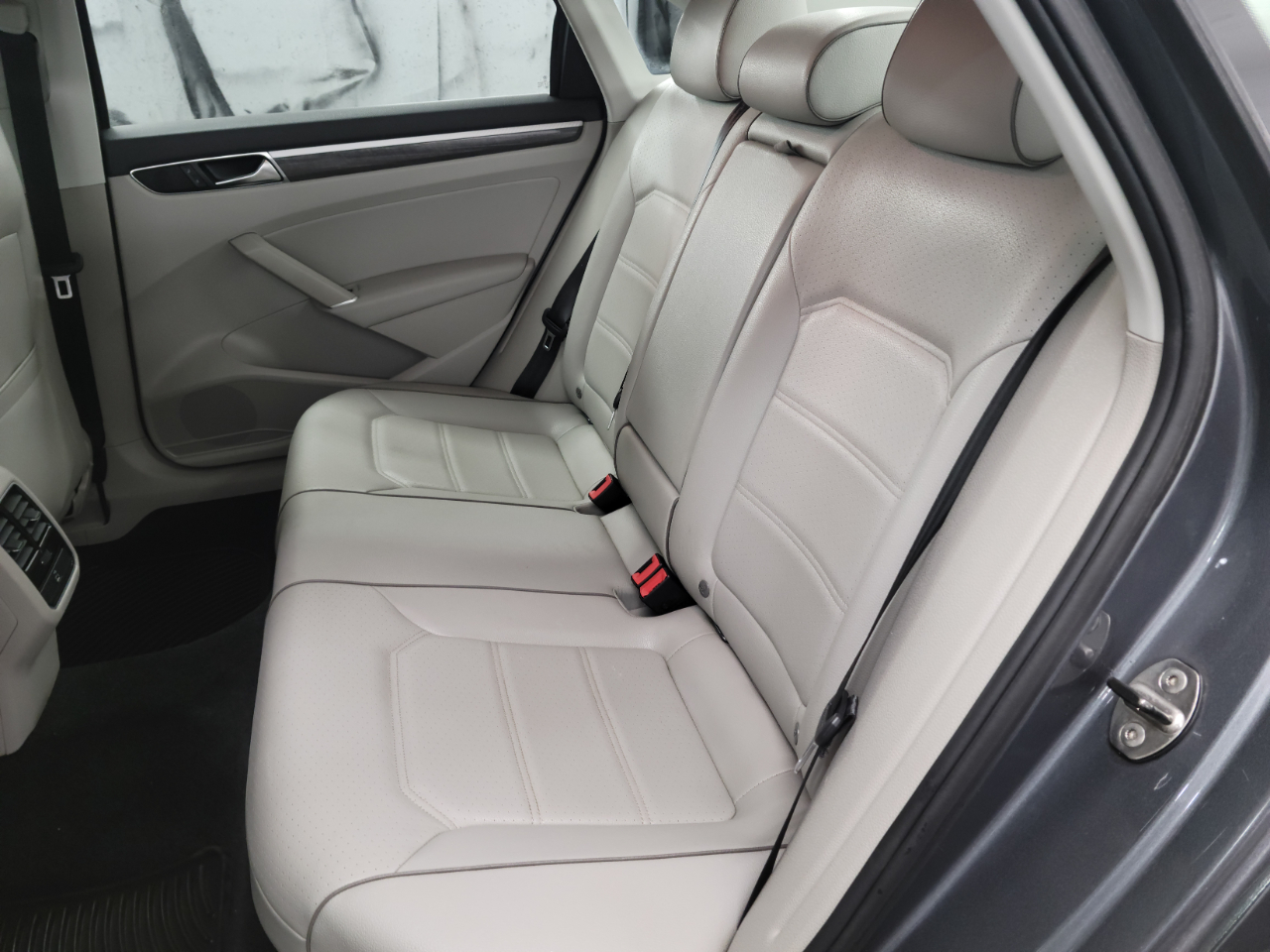 Volkswagen Passat 1.8T SE Auto 2017