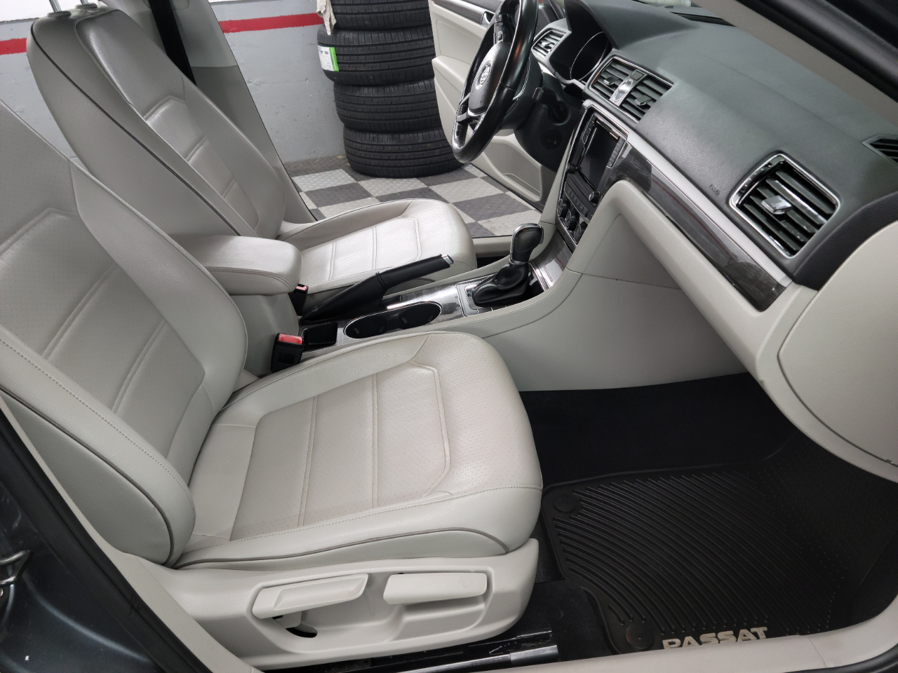 Volkswagen Passat 1.8T SE Auto 2017