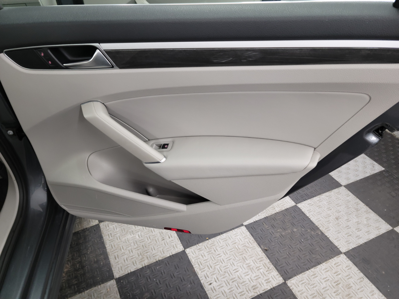 Volkswagen Passat 1.8T SE Auto 2017