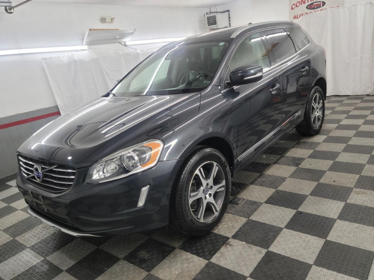 Volvo XC60 2015.5 AWD 4dr T6 2015