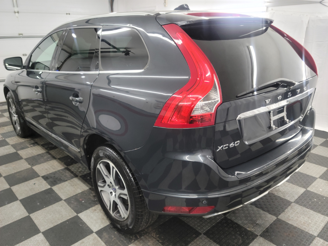 Volvo XC60 2015.5 AWD 4dr T6 2015