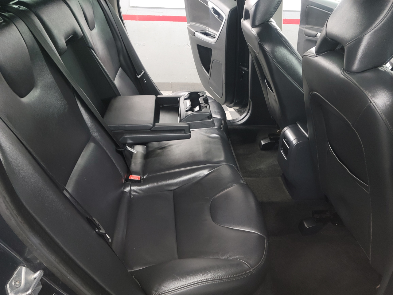 Volvo XC60 2015.5 AWD 4dr T6 2015