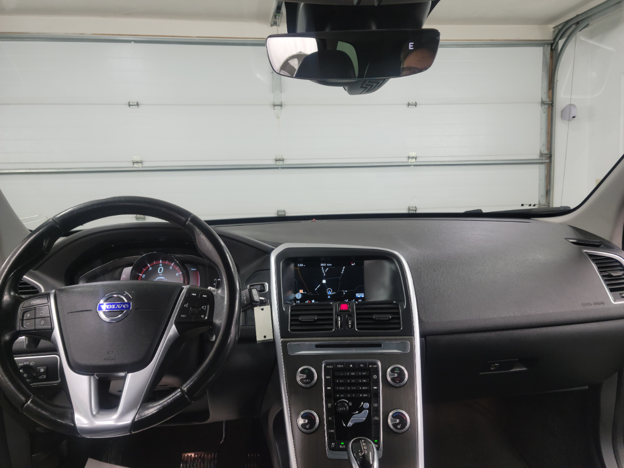 Volvo XC60 2015.5 AWD 4dr T6 2015