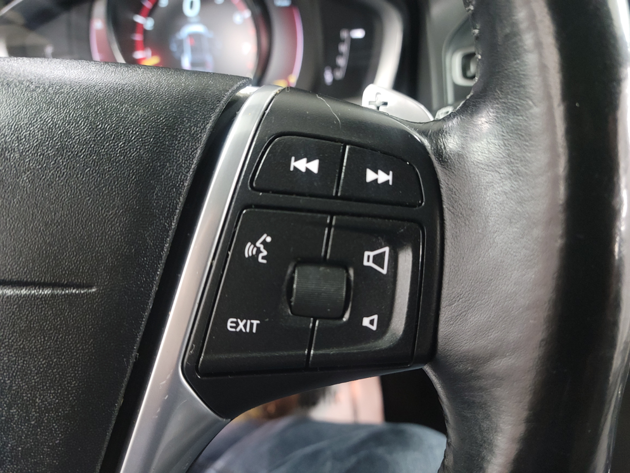 Volvo XC60 2015.5 AWD 4dr T6 2015