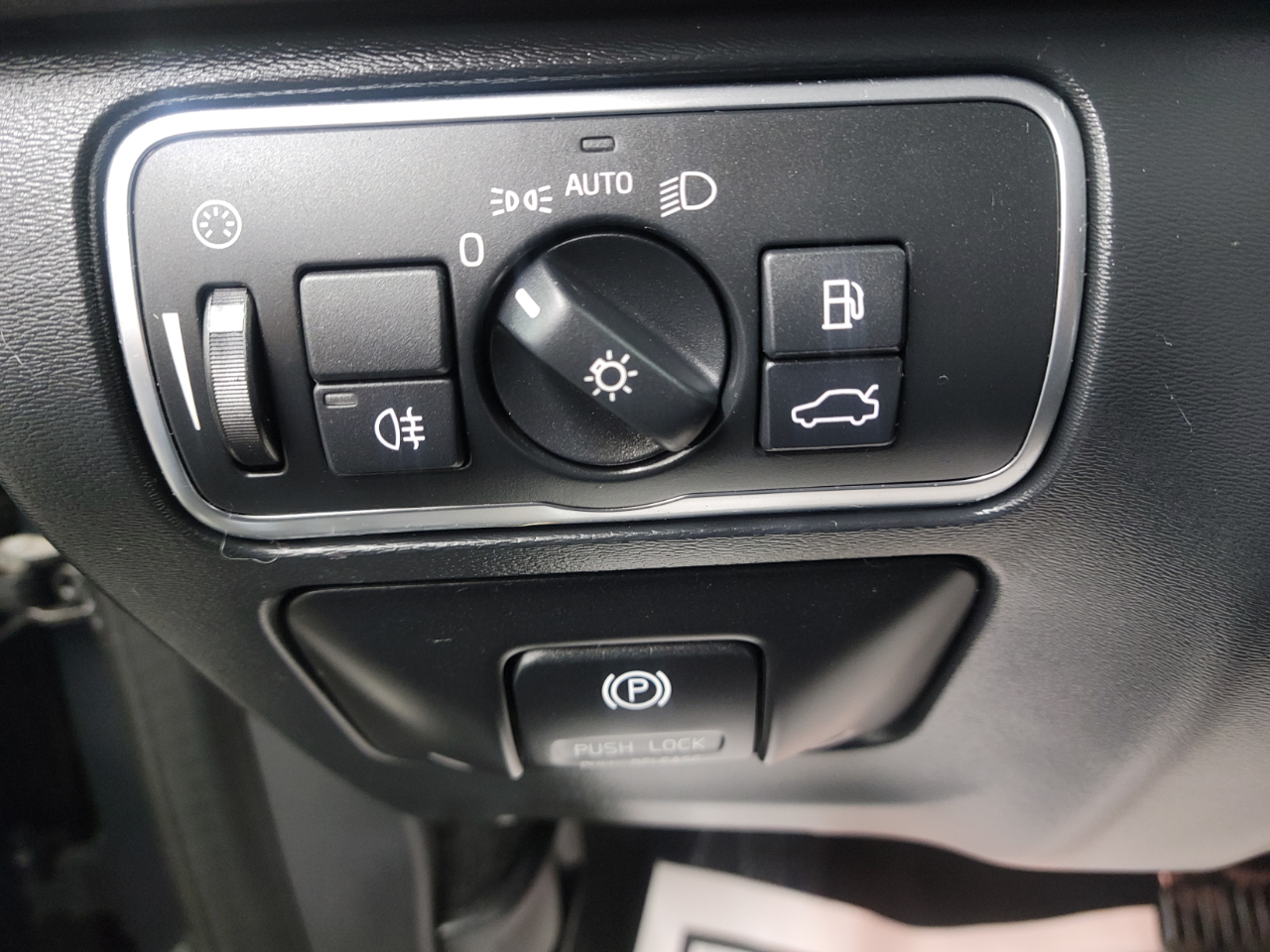 Volvo XC60 2015.5 AWD 4dr T6 2015