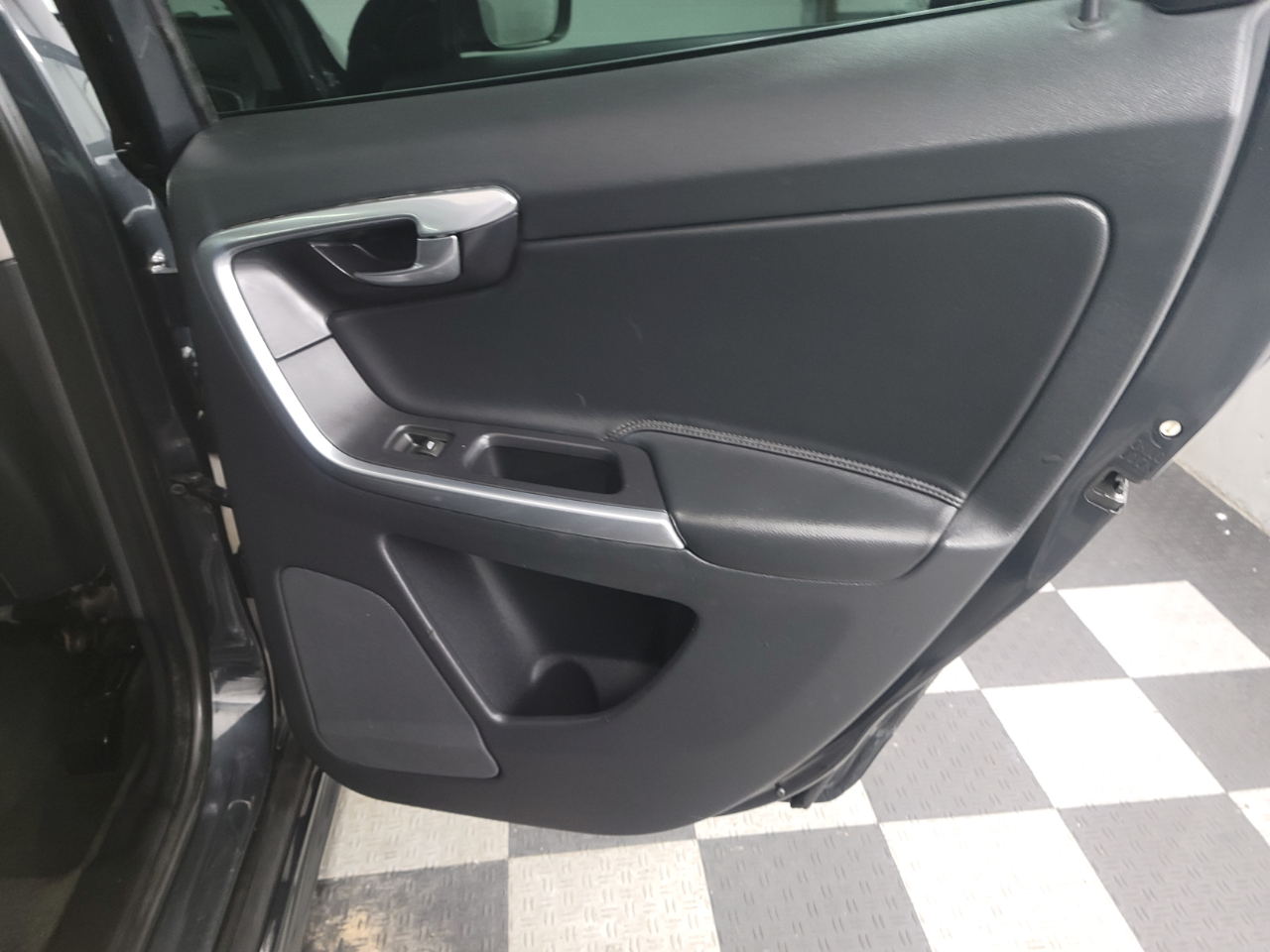 Volvo XC60 2015.5 AWD 4dr T6 2015