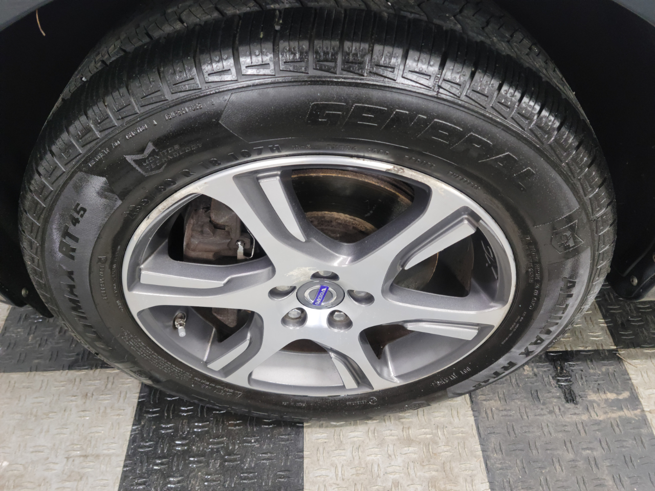 Volvo XC60 2015.5 AWD 4dr T6 2015