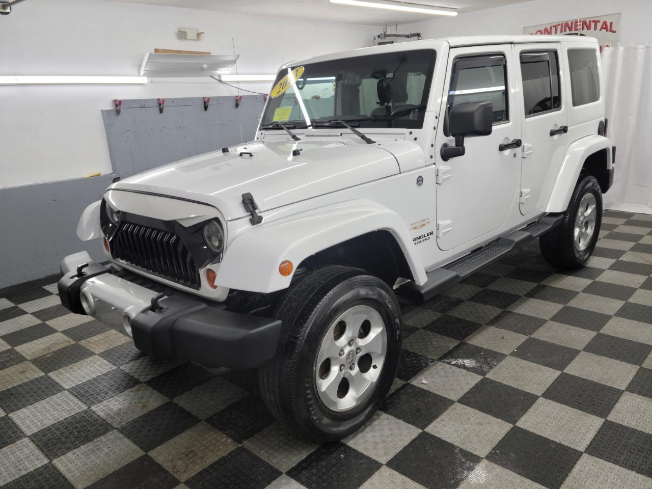 Jeep Wrangler Unlimited 4WD 4dr Sahara 2013