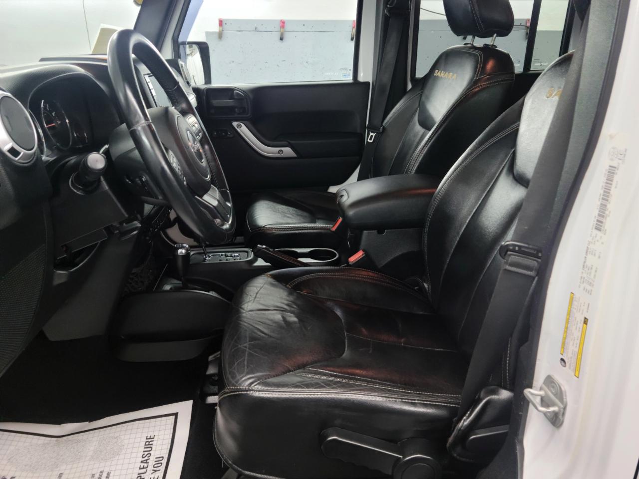 Jeep Wrangler Unlimited 4WD 4dr Sahara 2013