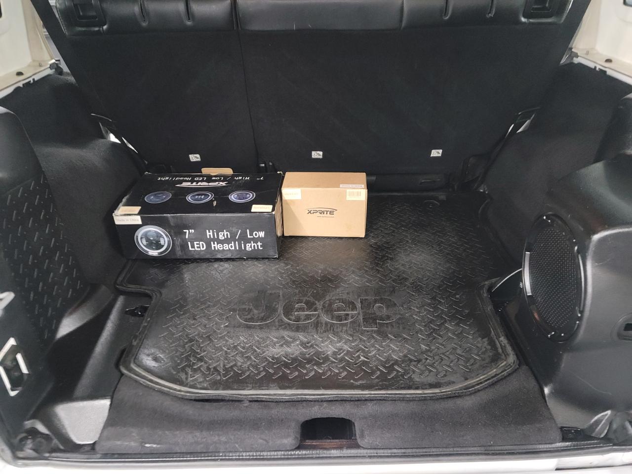 Jeep Wrangler Unlimited 4WD 4dr Sahara 2013