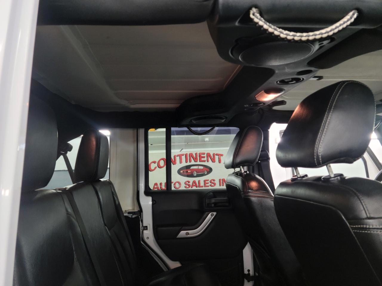 Jeep Wrangler Unlimited 4WD 4dr Sahara 2013