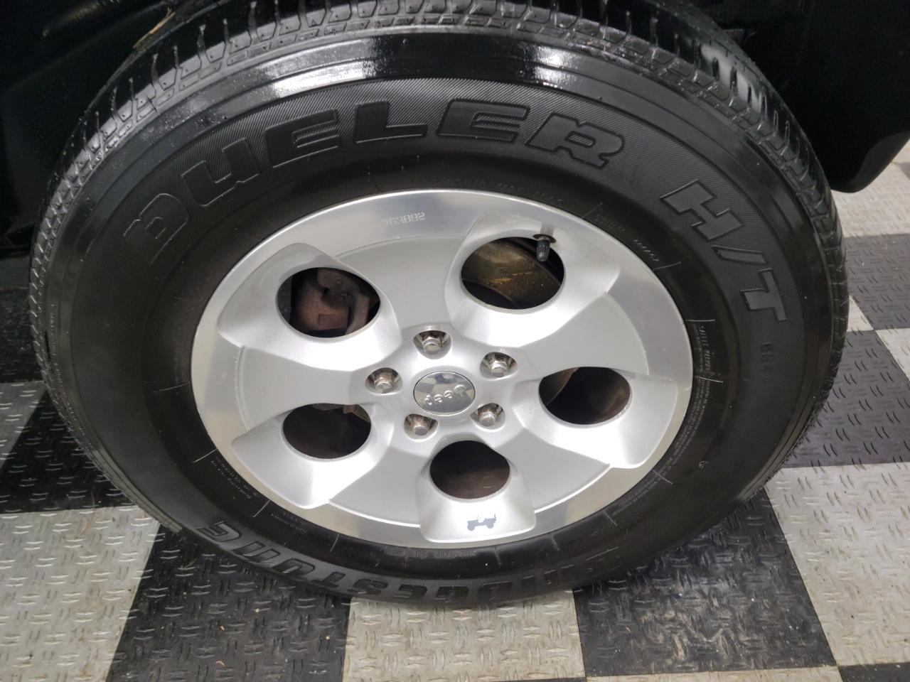 Jeep Wrangler Unlimited 4WD 4dr Sahara 2013