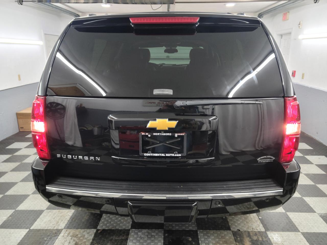 Chevrolet Suburban 4WD 4dr LTZ 2014