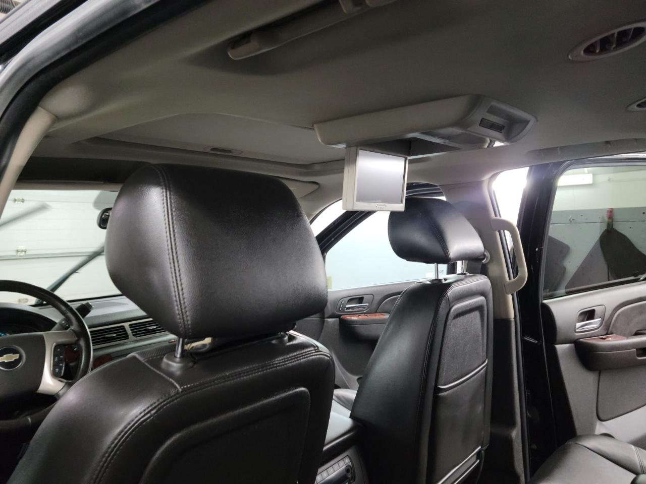 Chevrolet Suburban 4WD 4dr LTZ 2014