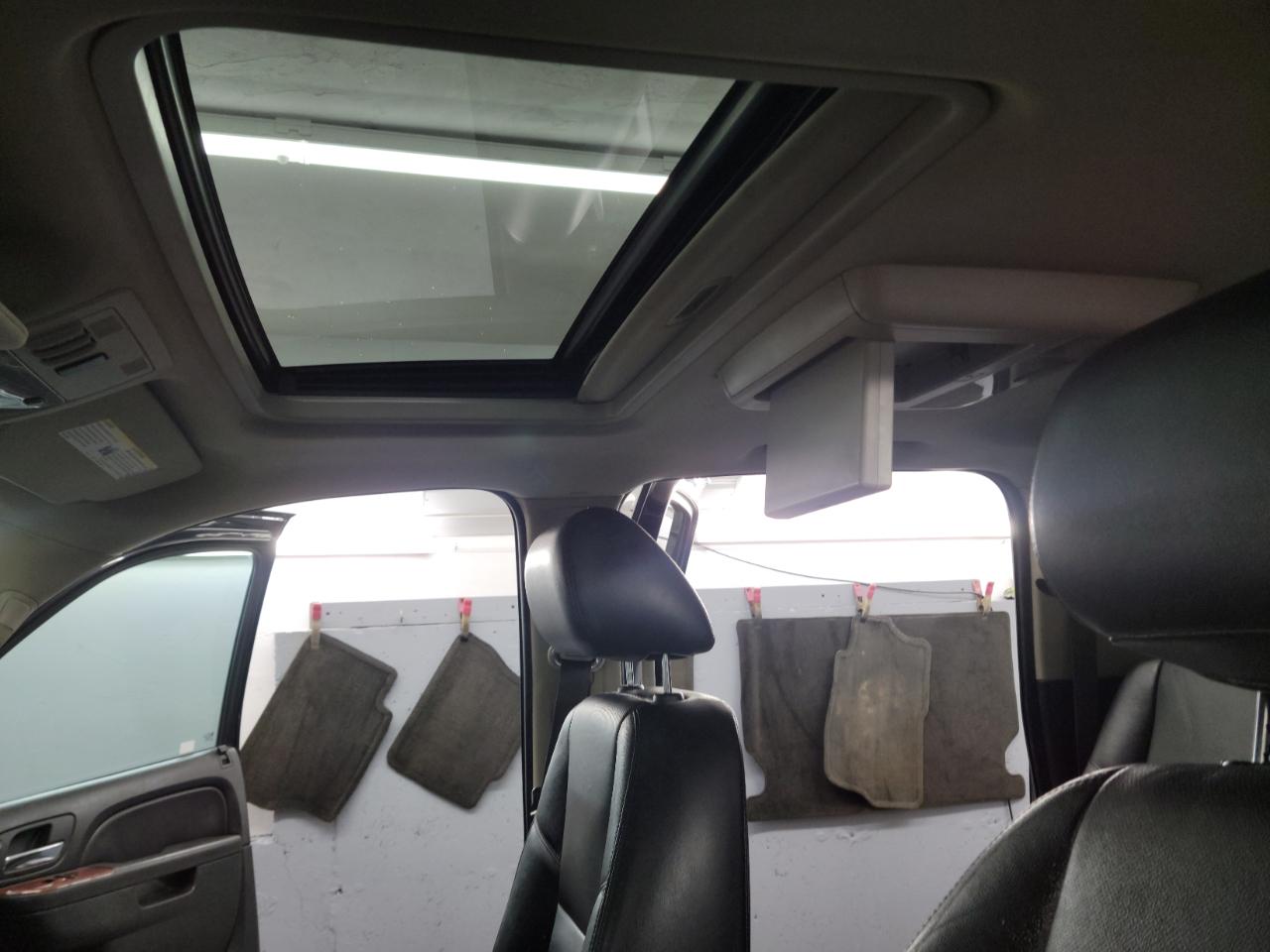 Chevrolet Suburban 4WD 4dr LTZ 2014