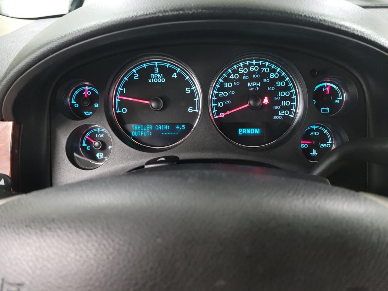 Chevrolet Suburban 4WD 4dr LTZ 2014