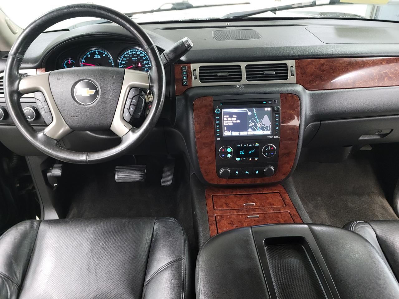 Chevrolet Suburban 4WD 4dr LTZ 2014