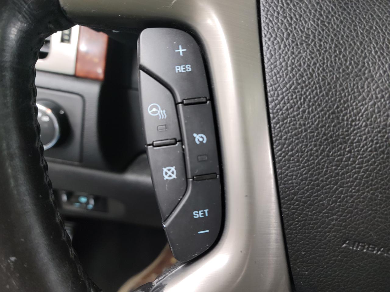 Chevrolet Suburban 4WD 4dr LTZ 2014