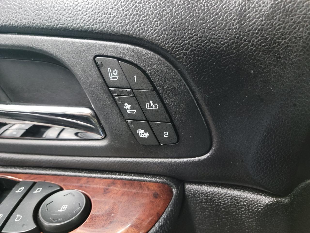 Chevrolet Suburban 4WD 4dr LTZ 2014