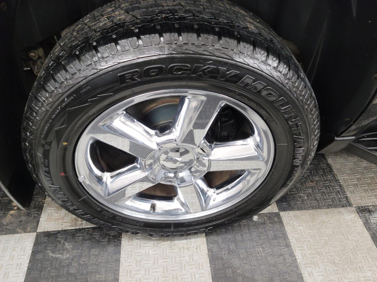 Chevrolet Suburban 4WD 4dr LTZ 2014