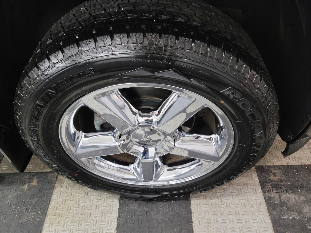 Chevrolet Suburban 4WD 4dr LTZ 2014