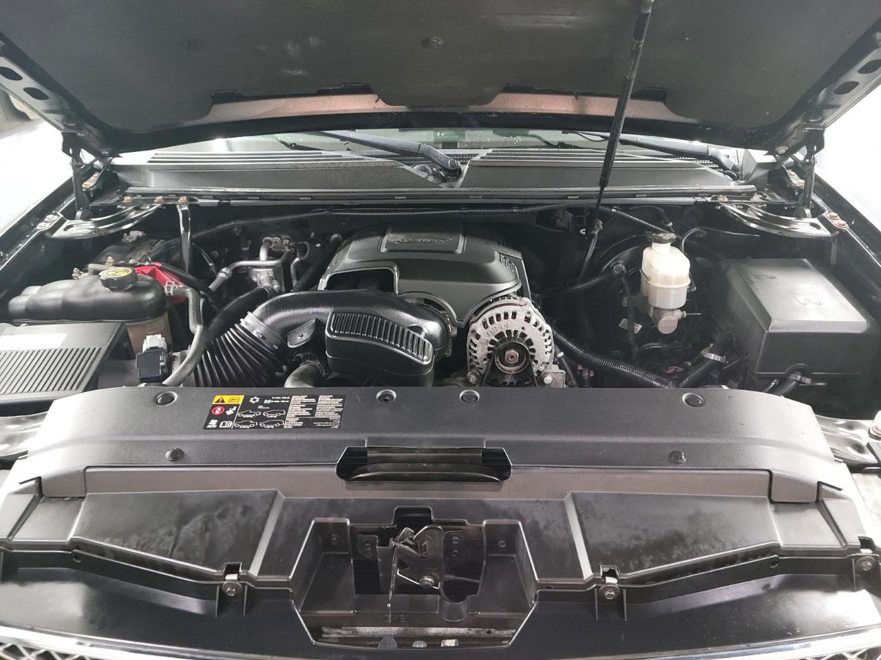 Chevrolet Suburban 4WD 4dr LTZ 2014