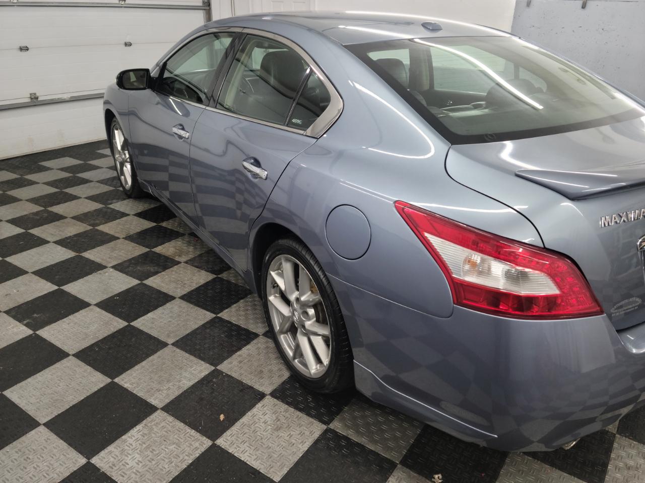 Nissan Maxima 4dr Sdn V6 CVT 3.5 SV w/Sport Pkg 2011