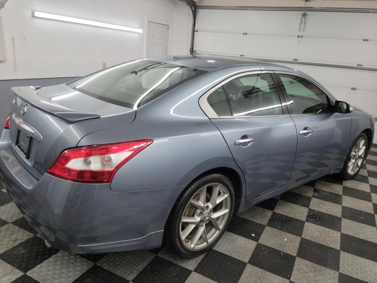 Nissan Maxima 4dr Sdn V6 CVT 3.5 SV w/Sport Pkg 2011