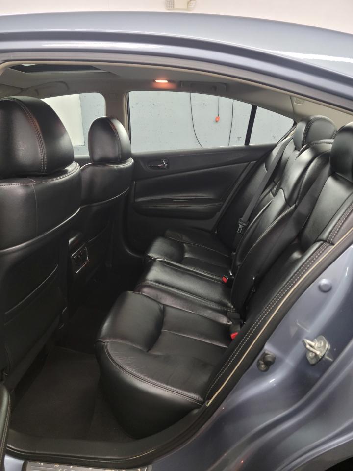 Nissan Maxima 4dr Sdn V6 CVT 3.5 SV w/Sport Pkg 2011