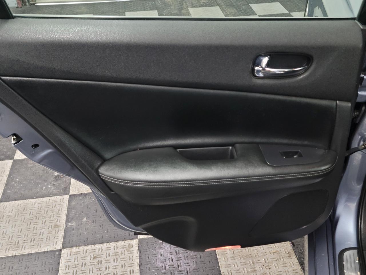 Nissan Maxima 4dr Sdn V6 CVT 3.5 SV w/Sport Pkg 2011