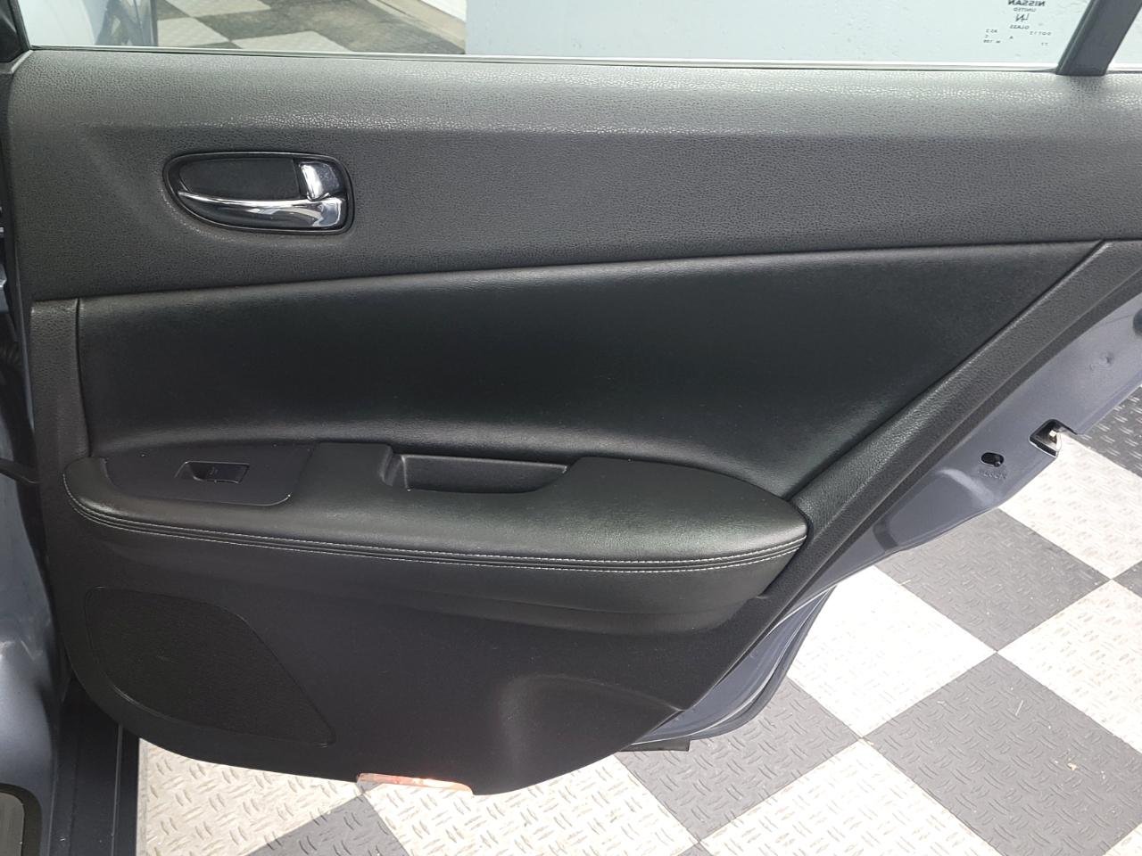 Nissan Maxima 4dr Sdn V6 CVT 3.5 SV w/Sport Pkg 2011