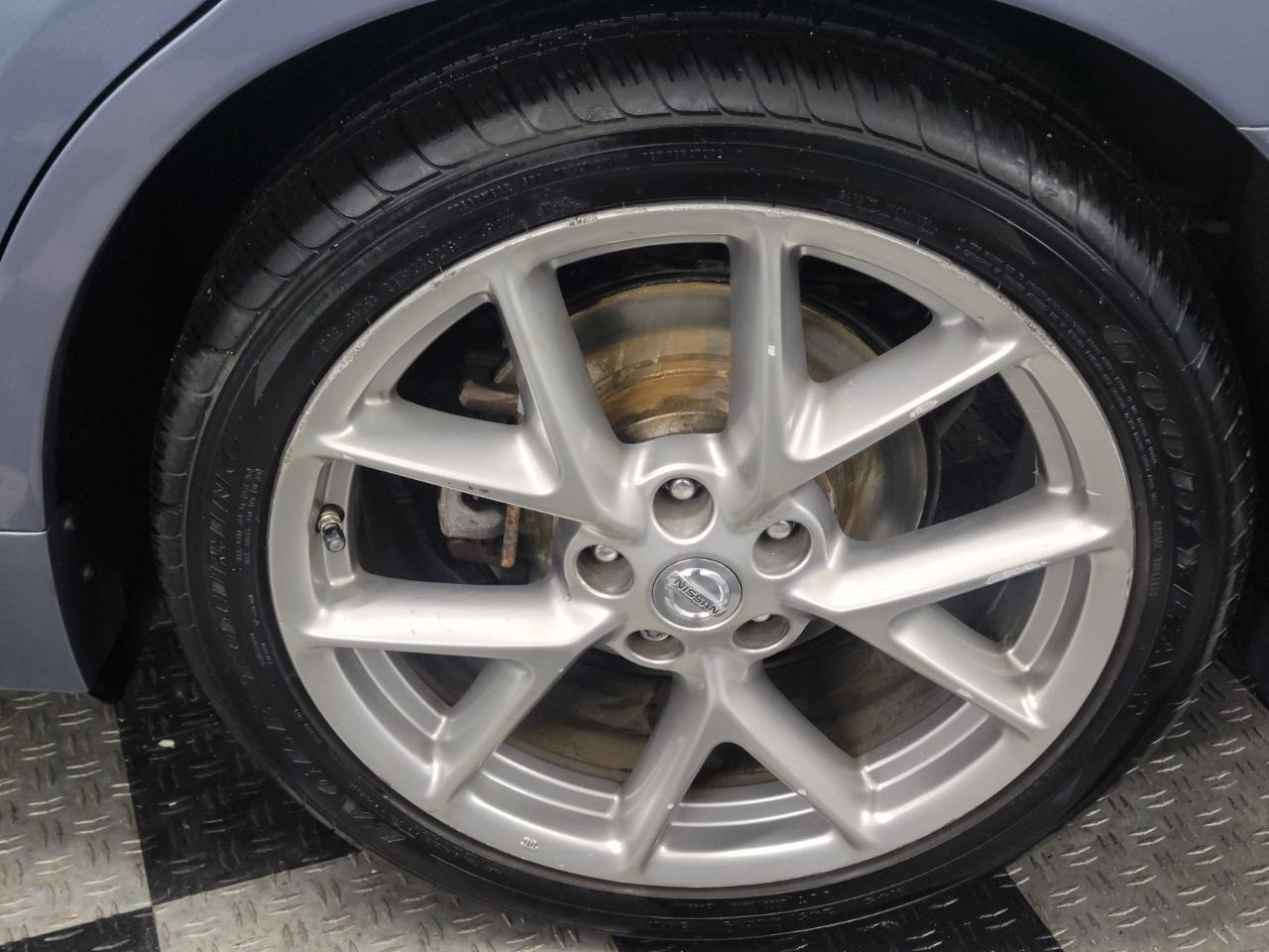 Nissan Maxima 4dr Sdn V6 CVT 3.5 SV w/Sport Pkg 2011