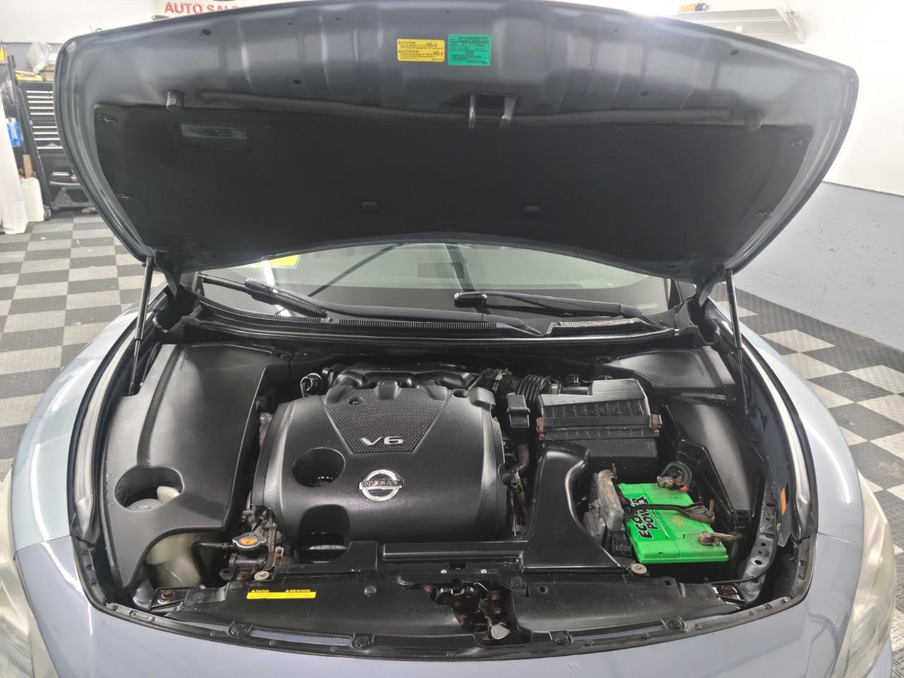 Nissan Maxima 4dr Sdn V6 CVT 3.5 SV w/Sport Pkg 2011