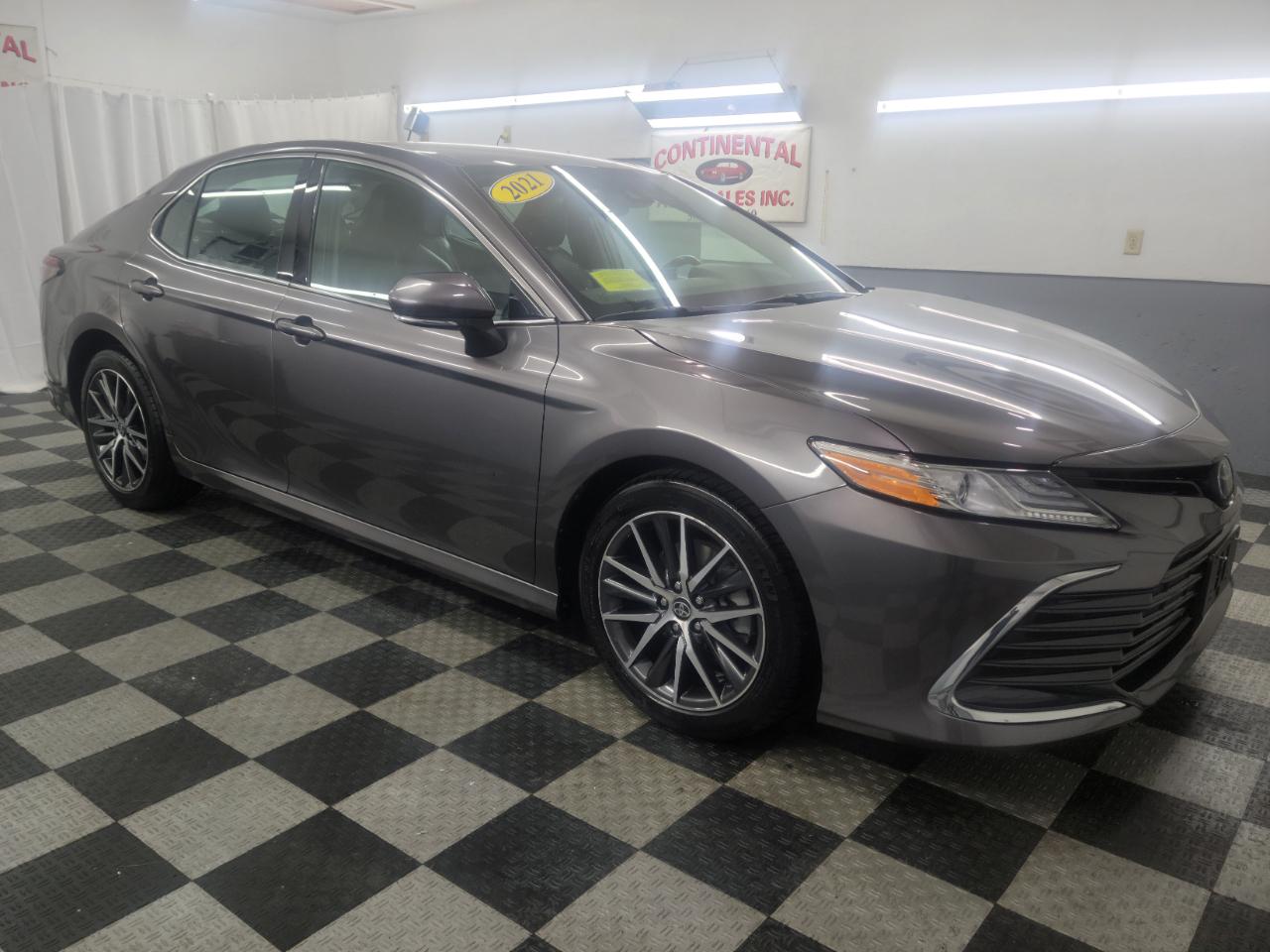 Toyota Camry XLE Auto AWD (Natl) 2021