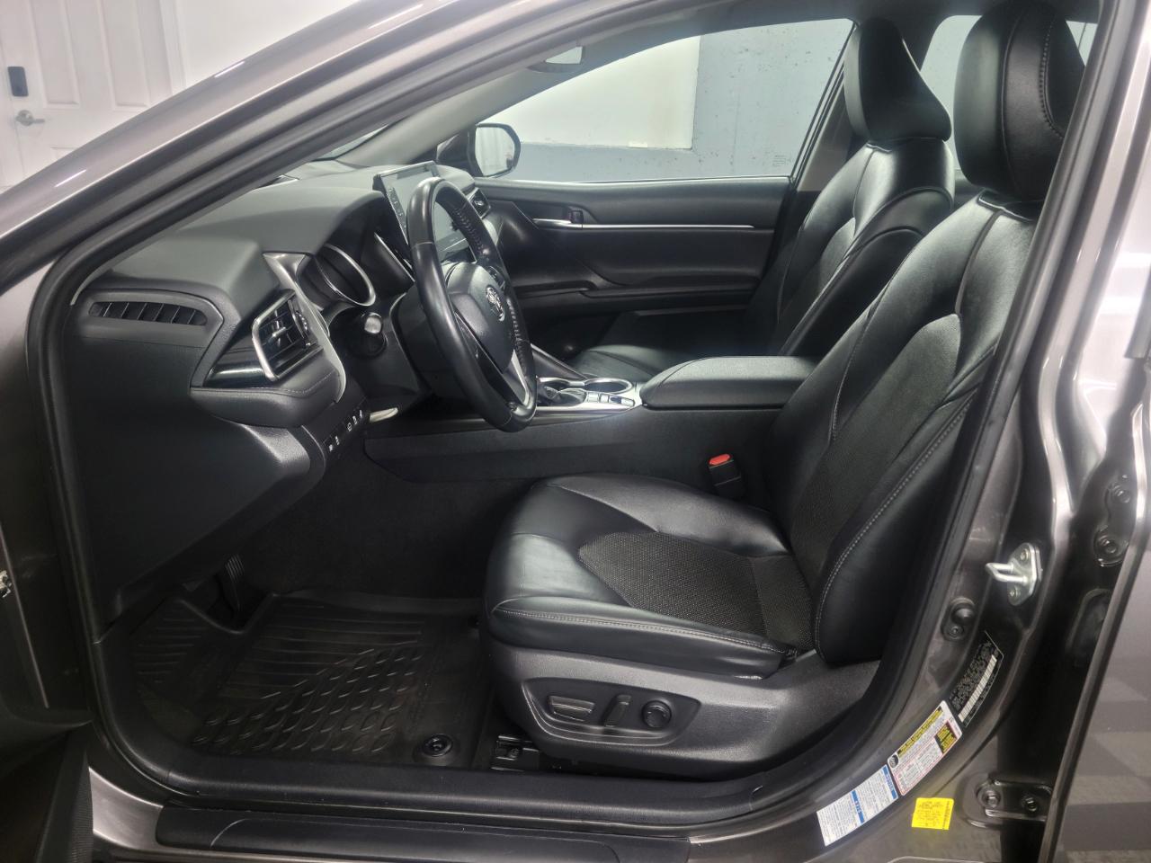 Toyota Camry XLE Auto AWD (Natl) 2021