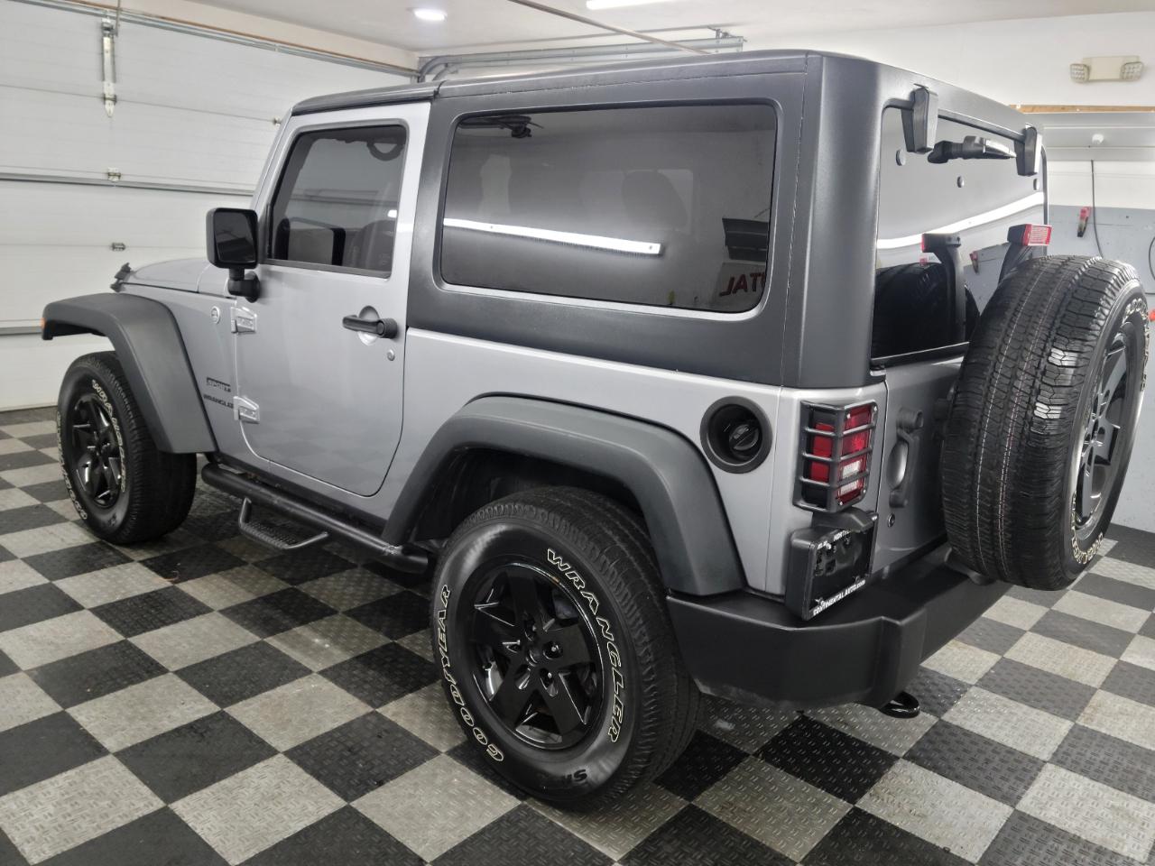 Jeep Wrangler 4WD 2dr Sport 2013