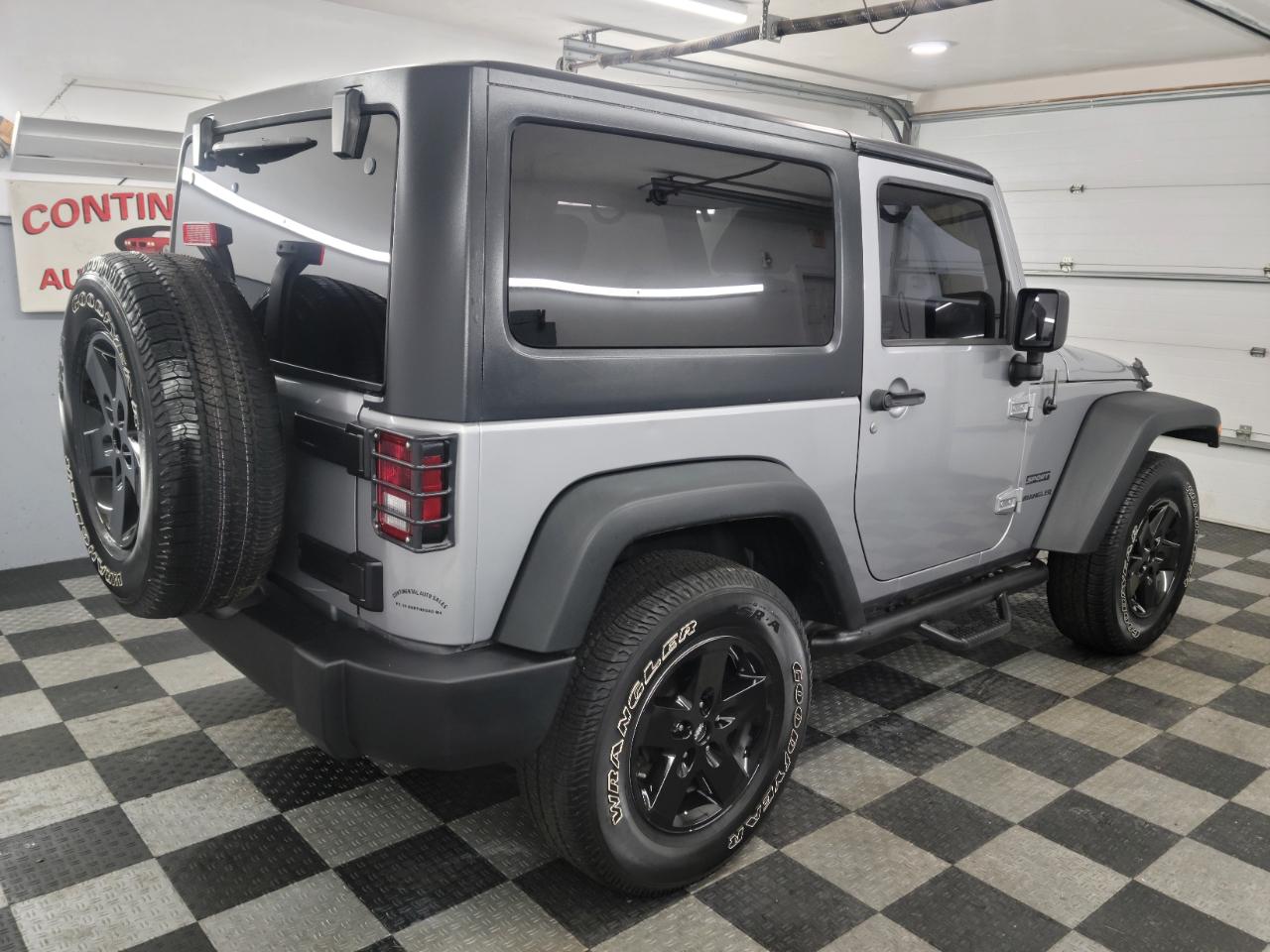 Jeep Wrangler 4WD 2dr Sport 2013