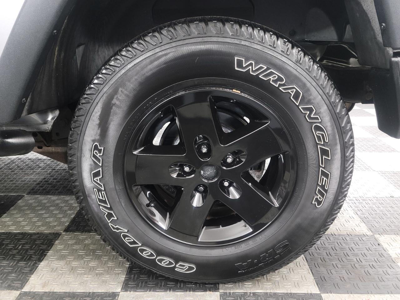 Jeep Wrangler 4WD 2dr Sport 2013